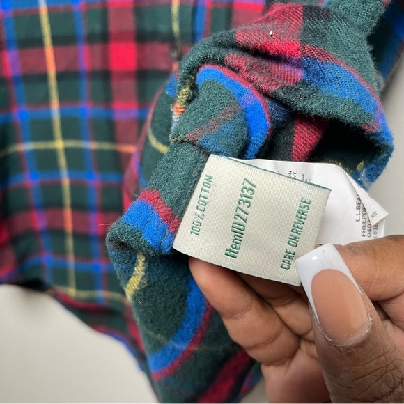 LL Bean Women's Scotch‎ Plaid Flannel Shirt Medium Green Red Relaxed Cabincore - Picture 8 of 9